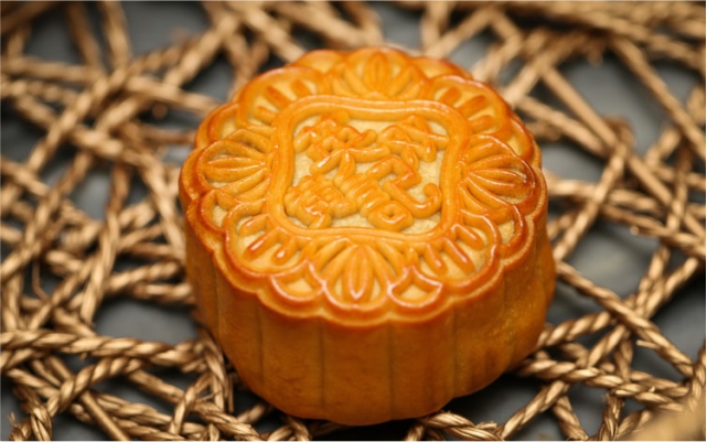 De manier om de mooncake te deponeren